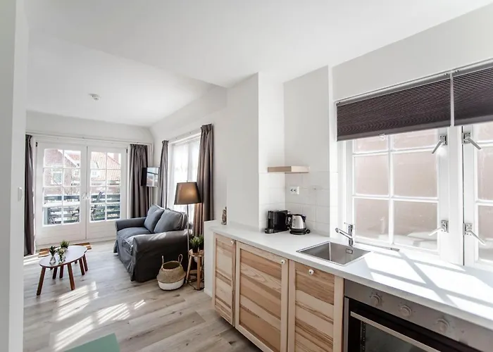 Brederode Studio's & *