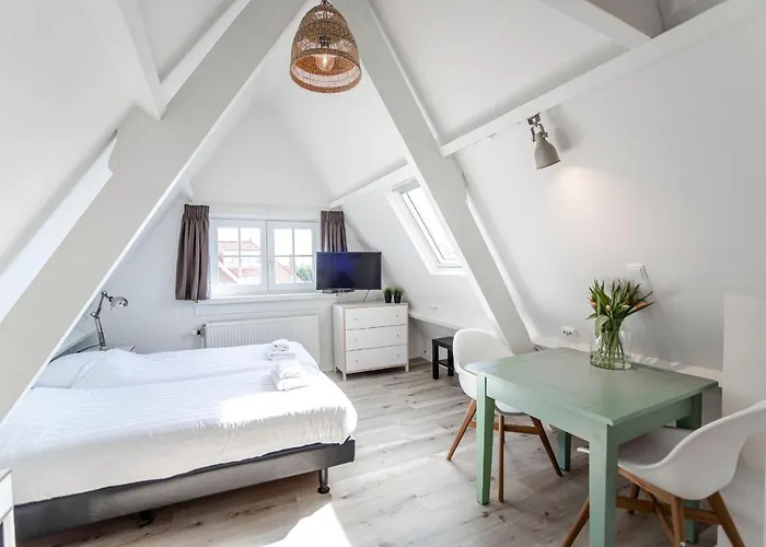 Brederode Studio's & *