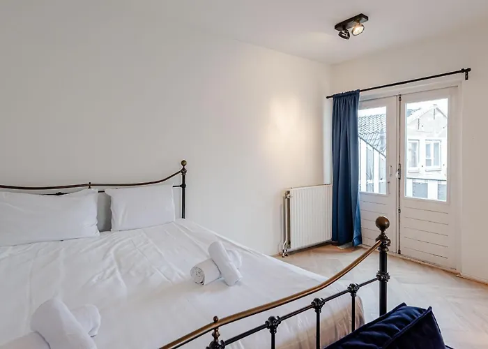 Brederode Studio's & *